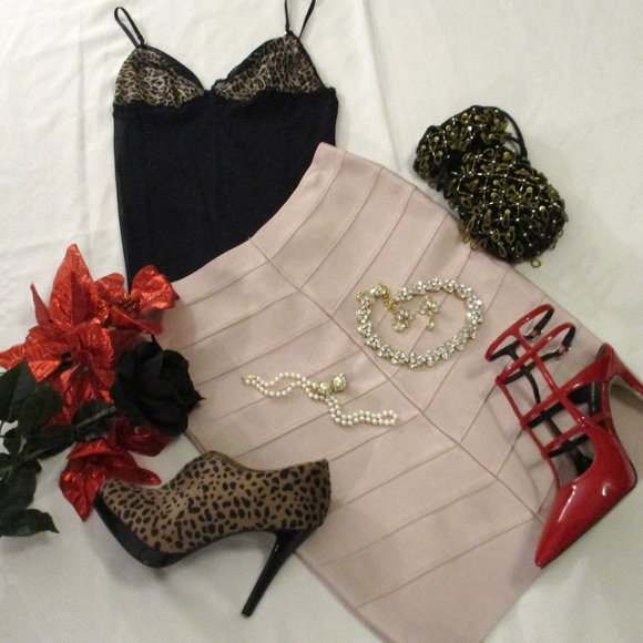 😍😎 HMS – HOT MIAMI STYLE BANDAGE BODY CON PENCIL SKIRT – NWOT 😎😍 - Picture 8 of 13